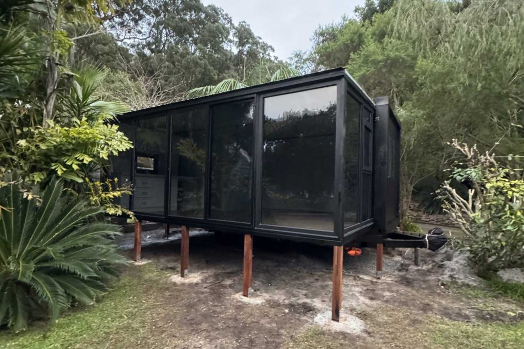 TH4U-One-bedder-on-trailer-