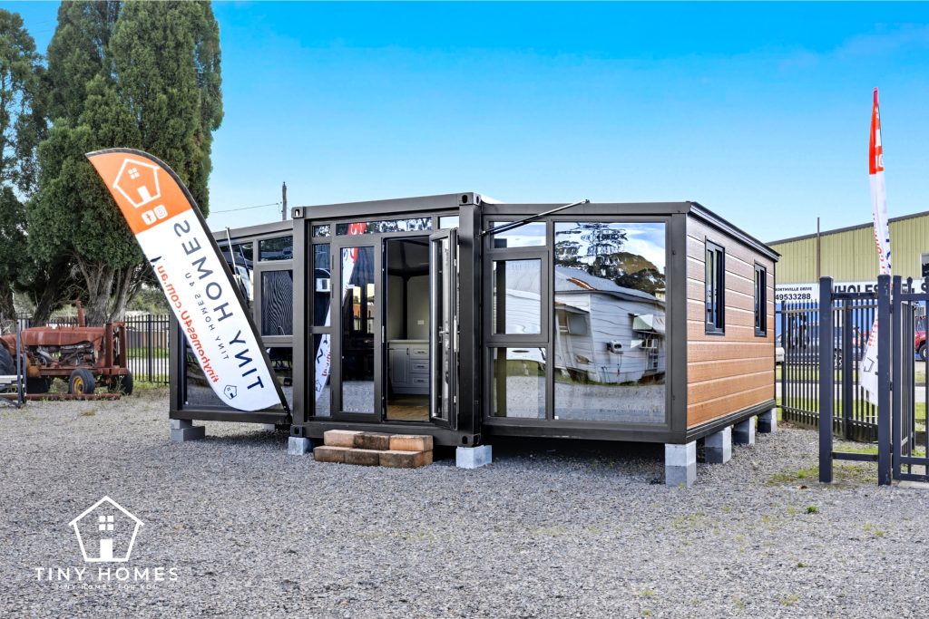 TH4U - Granny Flat Panorama